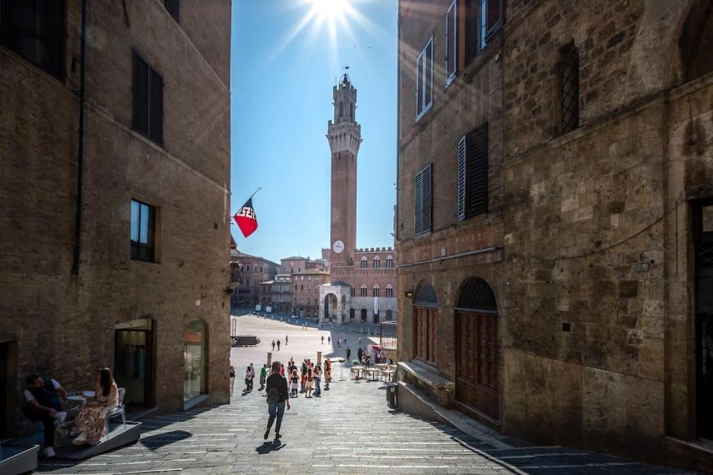 Mimosa- Loft Elegante Con Terrazza Nel Centro Di Siena Lägenhet Exteriör bild
