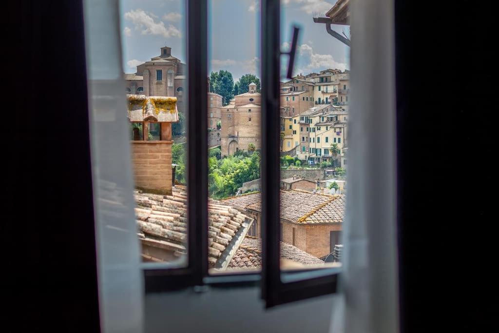 Mimosa- Loft Elegante Con Terrazza Nel Centro Di Siena Lägenhet Exteriör bild