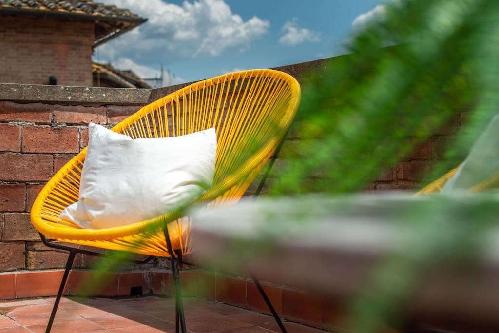 Mimosa- Loft Elegante Con Terrazza Nel Centro Di Siena Lägenhet Exteriör bild